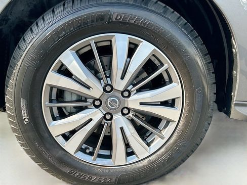 Used 2019 Nissan Pathfinder SL FWD image 32