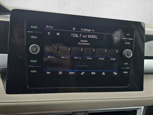 Certified 2025 Volkswagen Taos SE AWD/4WD image 13