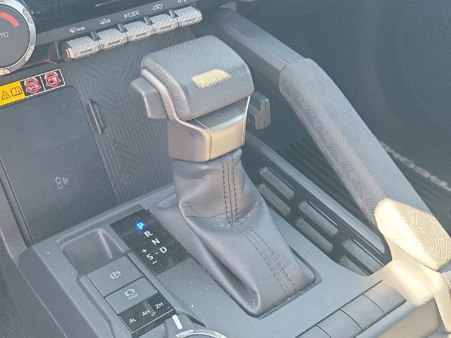 Used 2024 Toyota Tacoma SR5 AWD/4WD image 32