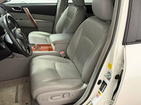 Used 2010 Toyota Highlander Limited image 7