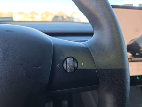 Used 2023 Tesla Model Y Long Range image 22