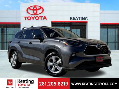 Certified 2021 Toyota Highlander LE