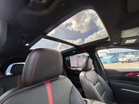 Used 2024 Chevrolet Traverse RS AWD/4WD image 27