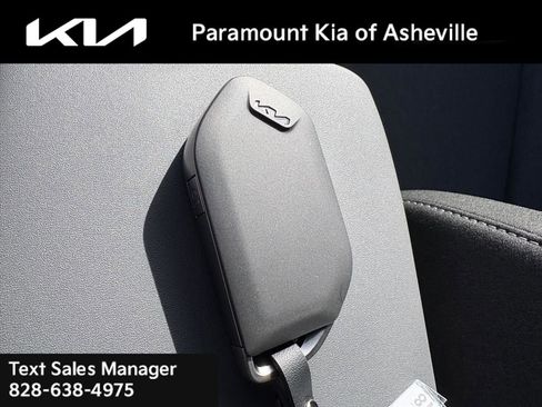 New 2025 Kia K4 LXS image 28