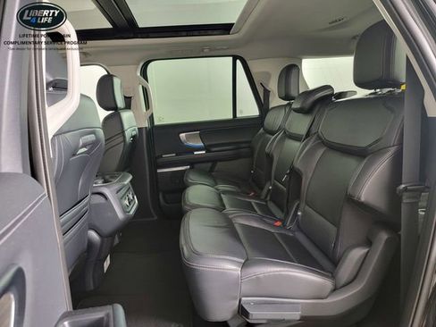 Used 2025 Ford Expedition Max Platinum AWD/4WD image 15