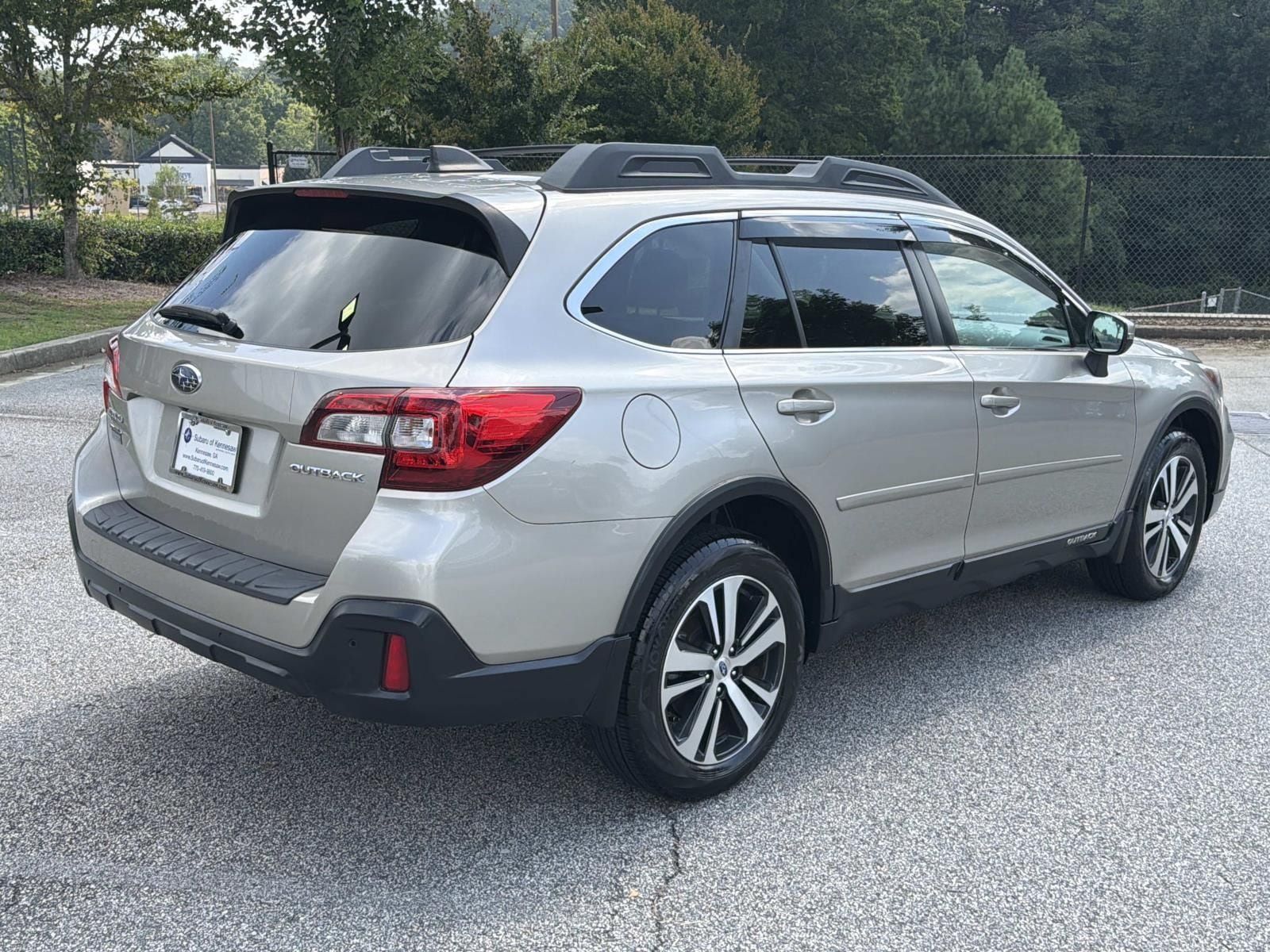 Used 2019 Subaru Outback 2.5i Limited w/ Popular Package #2 AWD/4WD image 9