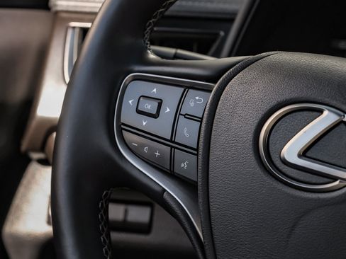 Used 2021 Lexus UX 250h w/ Premium Package image 18