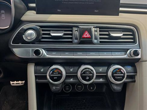 Used 2022 Genesis G70 3.3T RWD image 16