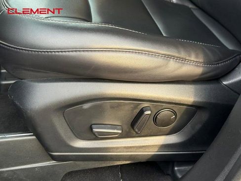 Used 2023 Ford Explorer XLT w/ Equipment Group 202A image 23