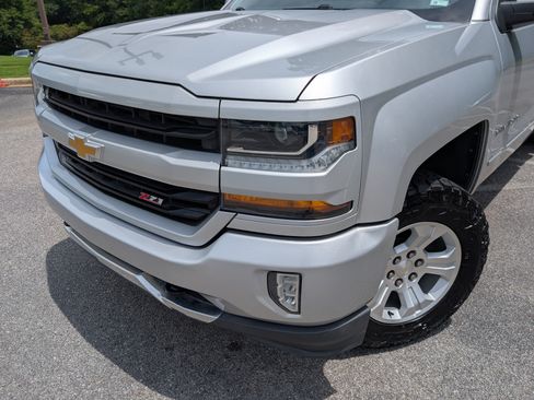 Used 2018 Chevrolet Silverado 1500 LT w/ All Star Edition AWD/4WD image 13