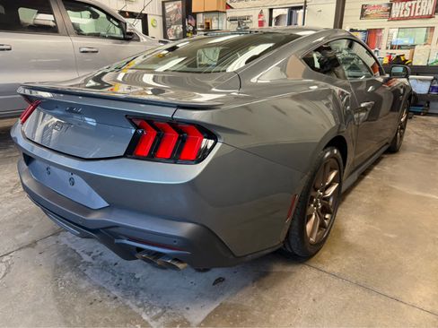 Used 2025 Ford Mustang GT Premium RWD image 6