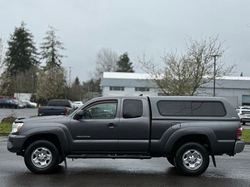Used 2014 Toyota Tacoma PreRunner w/ SR5 Package image 2