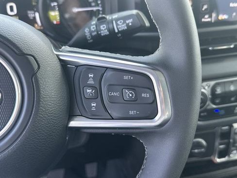 Certified 2025 Jeep Wrangler Unlimited Sahara AWD/4WD image 30