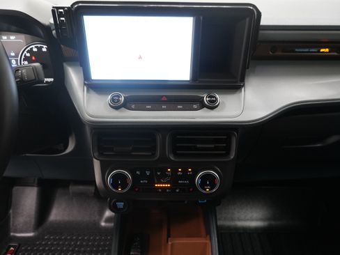 Used 2024 Ford Maverick Lariat FWD image 21