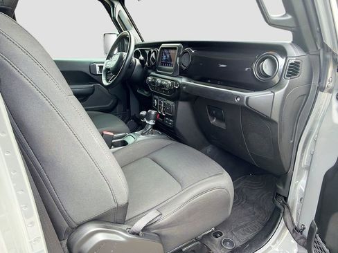 Used 2022 Jeep Gladiator Sport AWD/4WD image 13