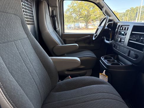 Used 2024 GMC Savana 2500 w/ Driver Convenience Package image 29