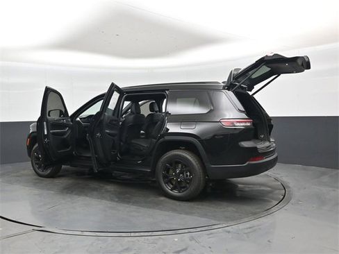 New 2025 Jeep Grand Cherokee L Altitude image 49