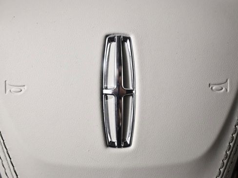 New 2026 Lincoln Aviator AWD image 35