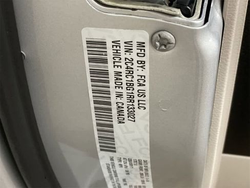 Used 2024 Chrysler Pacifica Touring-L image 29