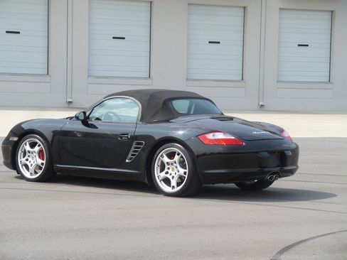 Used 2005 Porsche Boxster S image 18