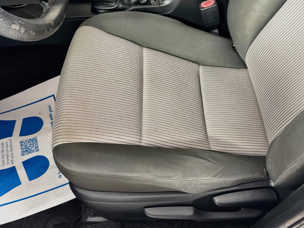 Used 2013 Toyota RAV4 LE FWD image 21