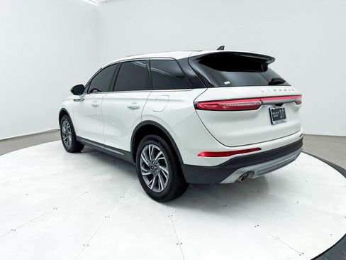 Used 2024 Lincoln Corsair Premiere image 17