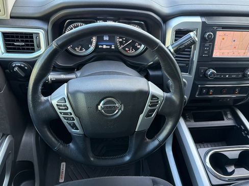 Used 2019 Nissan Titan SV w/ SV Convenience Package AWD/4WD image 31