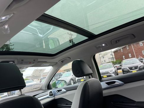 New 2026 Volkswagen Taos SE AWD/4WD image 13