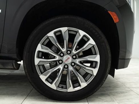 Used 2023 GMC Yukon XL Denali image 36