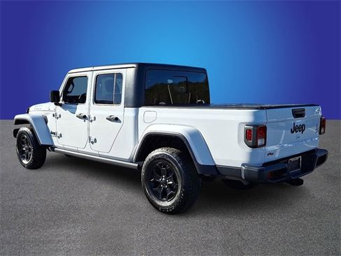Used 2021 Jeep Gladiator Sport image 6