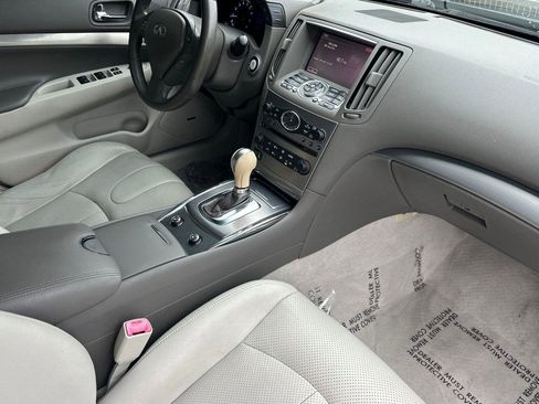 Used 2013 INFINITI G37 Journey w/ Premium Pkg image 16