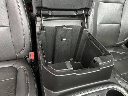 Used 2020 GMC Sierra 1500 SLT w/ SLT Convenience Package image 23