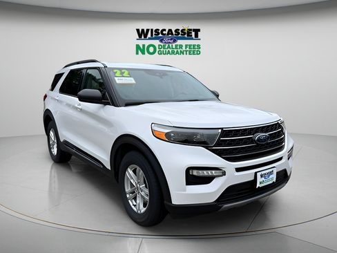Certified 2022 Ford Explorer XLT w/ Equipment Group 202A AWD/4WD image 25