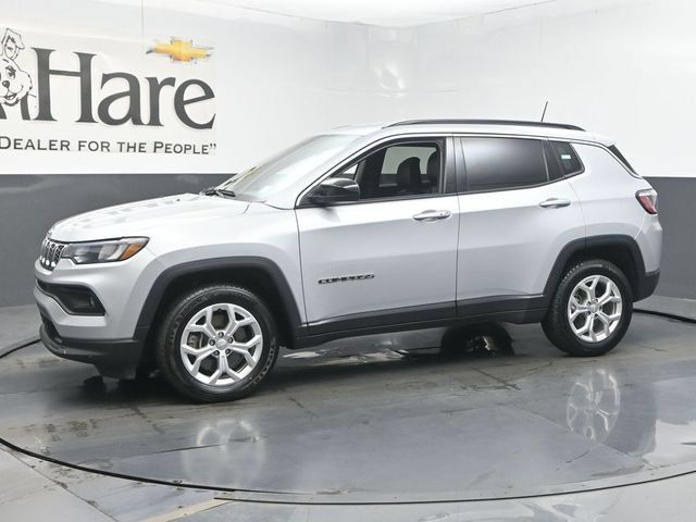 Used 2024 Jeep Compass Latitude AWD/4WD image 36