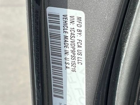 Used 2023 Jeep Wagoneer Series III w/ Preferred Equipment Group AWD/4WD image 37