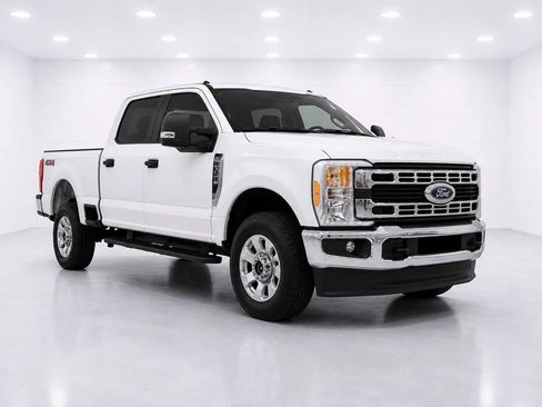Used 2024 Ford F350 XLT AWD/4WD image 7