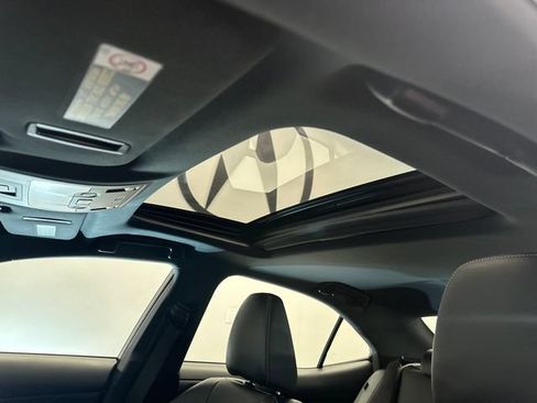 Used 2016 Lexus IS 350 RWD image 13