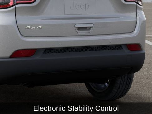 New 2026 Jeep Compass Limited w/ Sun, Sound & Navigation Group AWD/4WD image 15