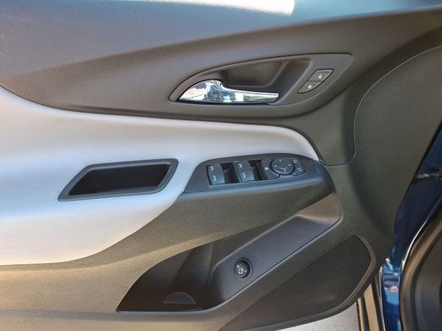 Used 2023 Chevrolet Equinox LT image 12