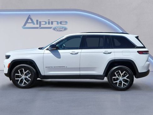 Used 2024 Jeep Grand Cherokee Limited AWD/4WD image 2