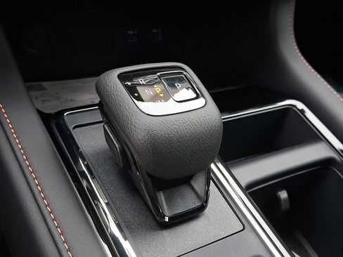 New 2025 Nissan Pathfinder Rock Creek image 8