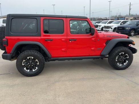 Used 2025 Jeep Wrangler Unlimited Rubicon image 9