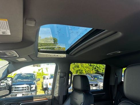 Used 2026 GMC Sierra 2500 Denali w/ Technology Package AWD/4WD image 16