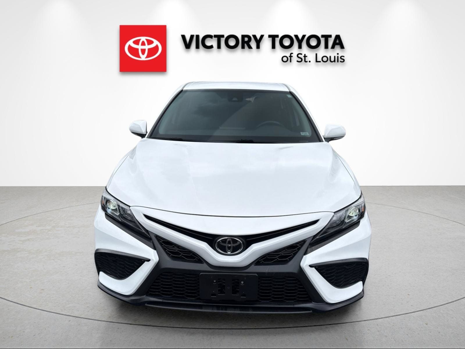 Used 2023 Toyota Camry SE FWD image 8