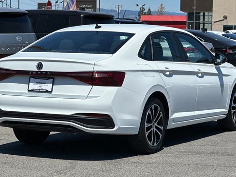Used 2025 Volkswagen Jetta Sport FWD image 4