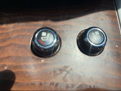 Used 2017 Nissan Pathfinder Platinum w/ Family Entertainment Package image 25