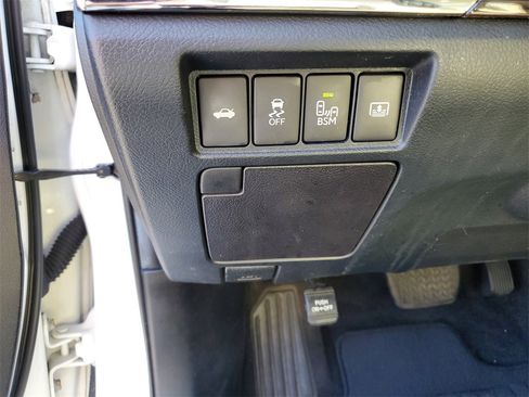 Used 2015 Toyota Avalon Limited image 24