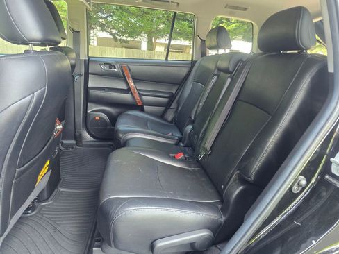 Used 2013 Toyota Highlander Limited AWD/4WD image 26