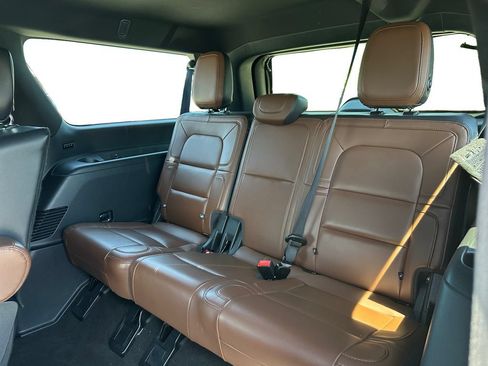 Used 2023 Lincoln Navigator L Reserve w/ Monochromatic Package AWD/4WD image 12
