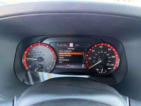 Used 2022 Nissan Frontier PRO-4X image 14